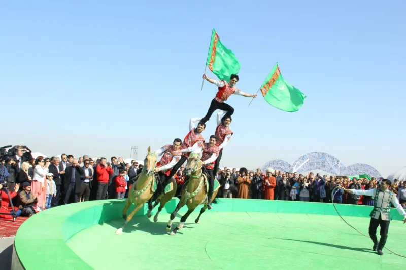 RIDE AN AKHALTEKE - HEAVENLY HORSES